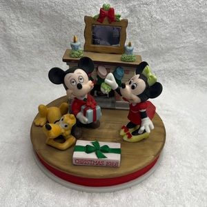 Disney Christmas figurines Collection 1986-Mistletoe Magic-Mickey Minnie Pluto